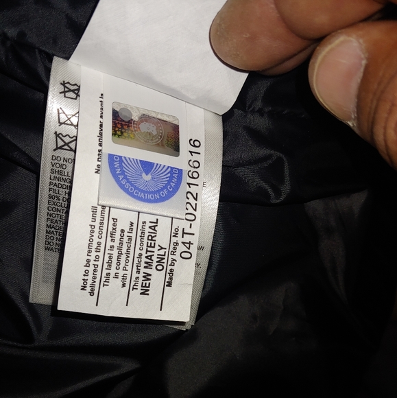 Canada Goose jacket. Size large - Picture 7 of 8